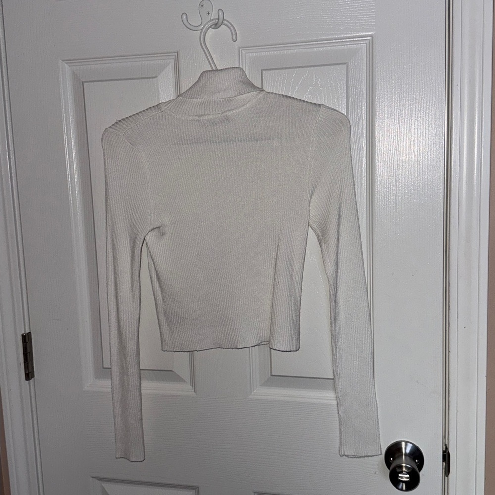 Off White Turtleneck Top - Picture 2 of 3